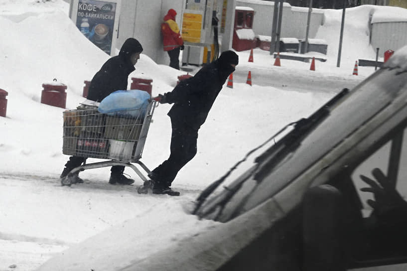 Ночью температура воздуха составила от -10 до -15 градусов, днем ожидается от -7 до -12, что на 3-5 градусов ниже нормы