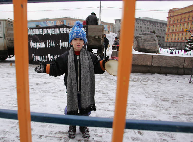 Митинг посвященный 61-й годовщине сталинской депортации чеченцев и ингушей, 2005 год