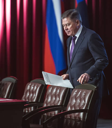 Вячеслав Лебедев являлся доктором юридических наук, профессором, полным кавалером ордена «За заслуги перед Отечеством», заслуженным юристом РФ, кавалером ордена Святого апостола Андрея Первозванного