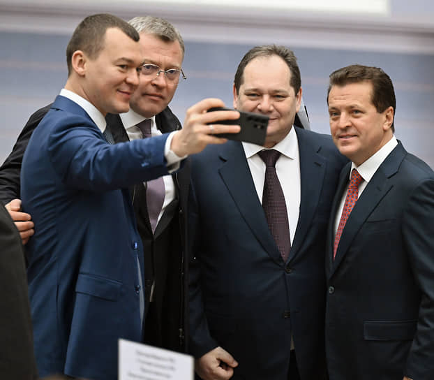 Губернатор Хабаровского края Михаил Дегтярев (слева), губернатор Еврейской автономной области Ростислав Гольдштейн (второй справа), мэр Казани Ильсур Метшин (справа)