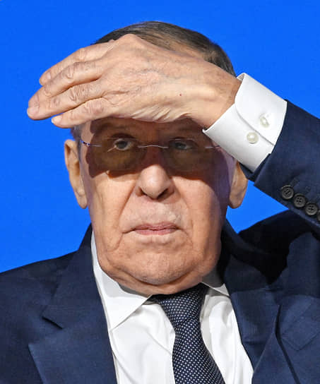 Сочи, Россия. Министр иностранных дел РФ Сергей Лавров на дискуссии «Россия и ее роль в формировании многополярного мира» в рамках Всемирного фестиваля молодежи 