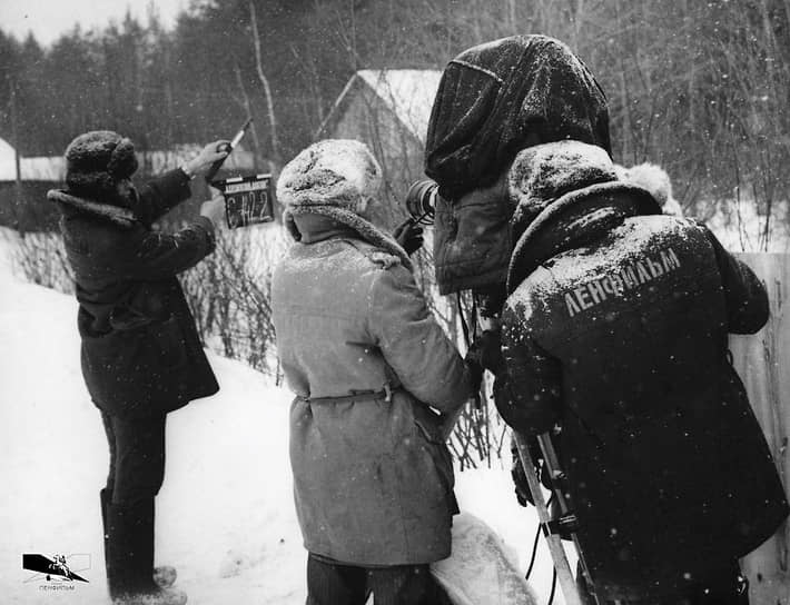 В 1983-м режиссер Семен Аранович снял фильм «Торпедоносцы» по мотивам неоконченной повести Юрия Германа «Здравствуйте, Мария Николаевна». Позже создатели называли его историей советских камикадзе На фото: съемки фильма «Торпедоносцы»