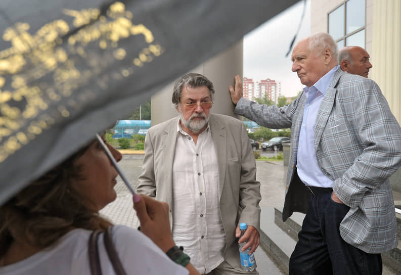 За свою карьеру Александр Ширвиндт поставил свыше 20 спектаклей и исполнил роли более чем в 60. Артист написал семь книг На фото: с художественным руководителем театра «Ленком» Марком Захаровым