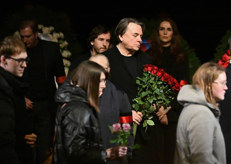 Гендиректор «Первого канала» Константин Эрнст (в центре) на церемонии