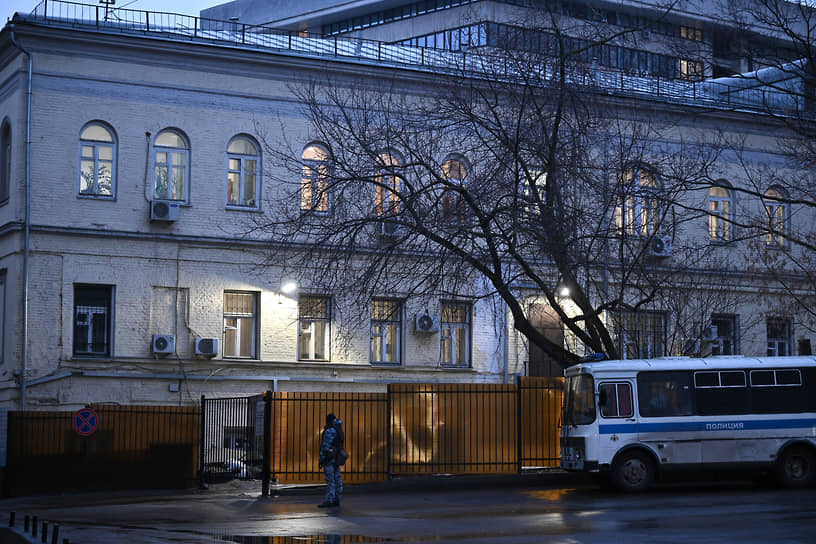 Здание Басманного суда