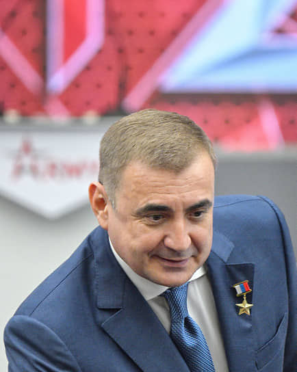 Бывший губернатор Тульской области Алексей Дюмин назначен помощником президента. Он будет курировать оборонно-промышленный комплекс и спорт 