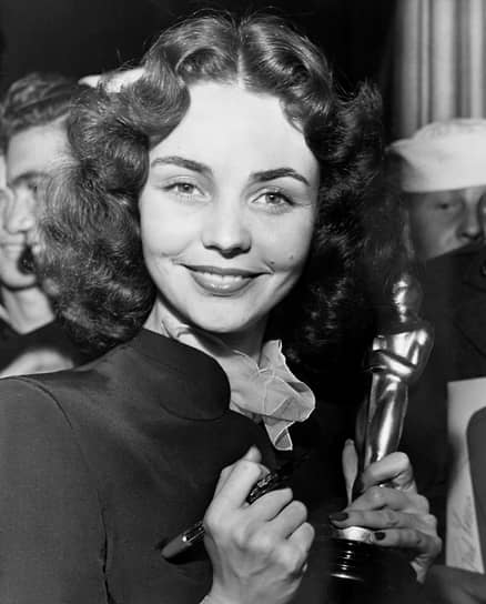 80 лет назад Дженнифер Джонс стала первой киноактрисой, пришедшей на церемонию вручения премии «Оскар» в украшениях из бриллиантов, предоставленных Гарри Уинстоном 