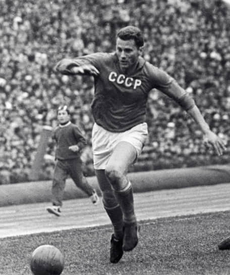 (СССР), 6 голов. Играл на чемпионатах Европы 1960 и 1964 годов