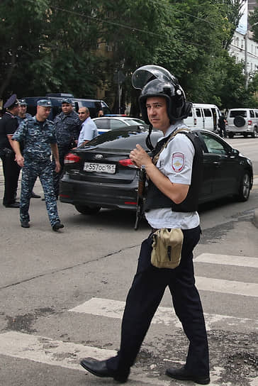К зданию СИЗО были вызваны представители правоохранительных органов, прокуратуры, а также сотрудники центрального аппарата ФСИН. Здание СИЗО и прилегающая к нему территория были оцеплены, входы и выходы блокированы 
