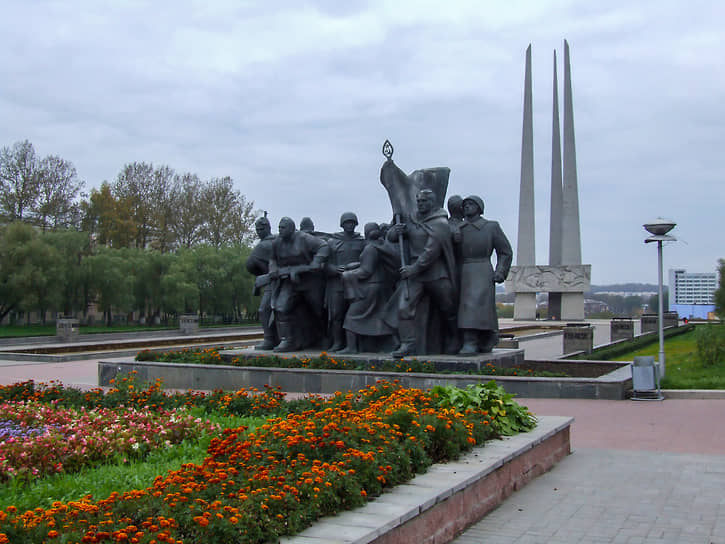 Мемориальный комплекс «Три штыка» — один из самых известных символов Витебска 
