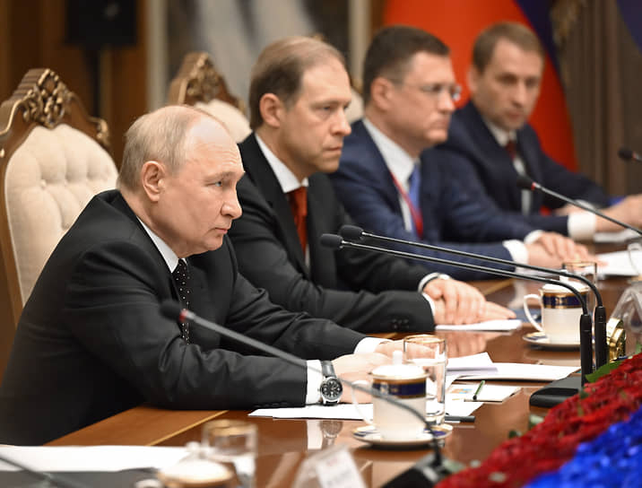 Президент Владимир Путин сообщил, что подписанный договор между Россией и КНДР предусматривает оказание взаимной помощи в случае агрессии против одного из участников. Россия также не исключает развития военно-технического сотрудничества с КНДР
