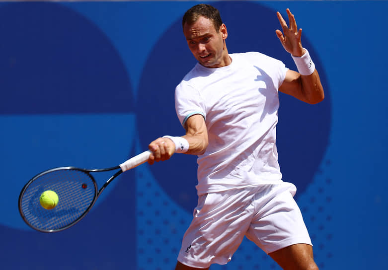 (26 лет) — из Подольска. 67-я строчка в рейтинге ATP. Победитель юниорского турнира Большого шлема в одиночном разряде (Australian Open 2015) На Играх в Париже в одиночном разряде до 1/8 финала, в парном разряде с Даниилом Медведевым в первом круге. Вошел в изначальную заявку Федерации тенниса России, получил от МОК одну из четырех мужских квот