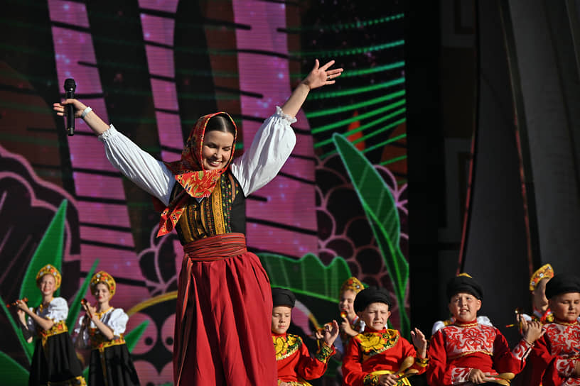 Певица Татьяна Куртукова  