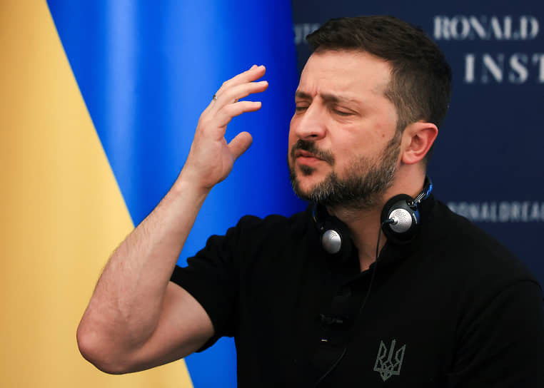 Президент Украины Владимир Зеленский во время выступления в институте Рональда Рейгана 