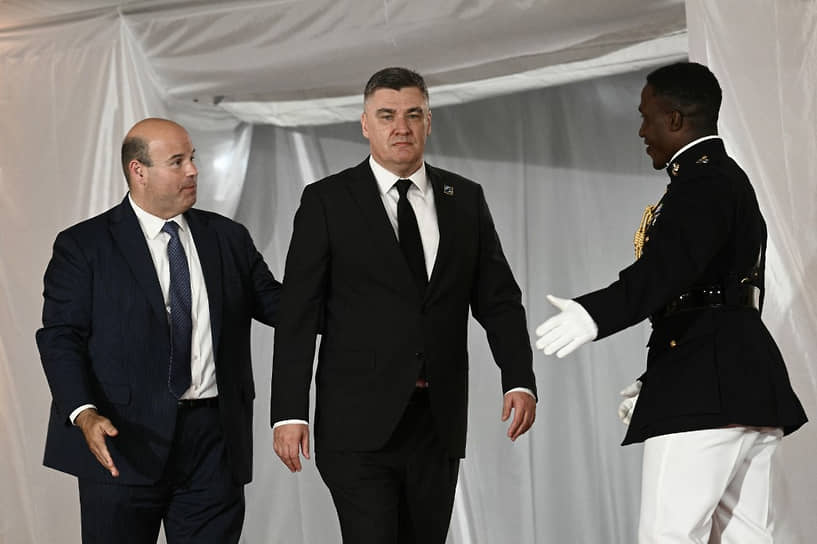 Президент Хорватии Зоран Миланович (в центре) 