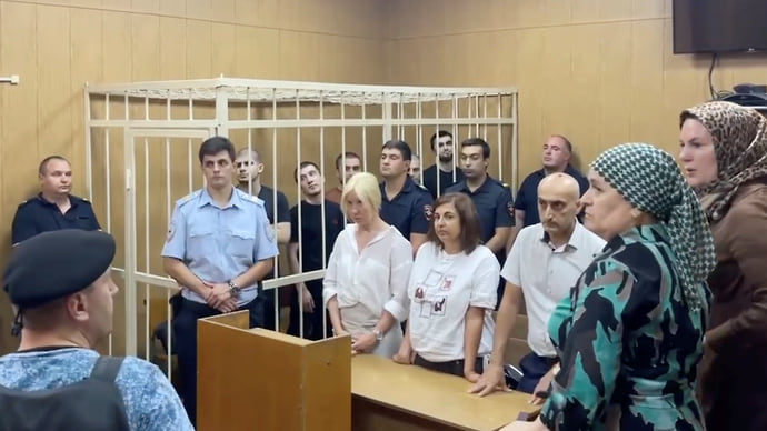 Аэропорт Махачкалы принял погромщиков