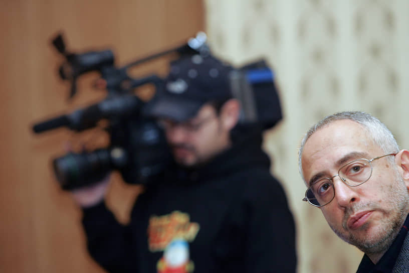 В 2007 году Николай Сванидзе стал заведующим кафедрой журналистики факультета журналистики Института массмедиа РГГУ, в 2010-м — руководителем Института массмедиа РГГУ. Входил в состав ученого совета университета На фото: на пресс-конференции в медиацентре газеты «Известия»