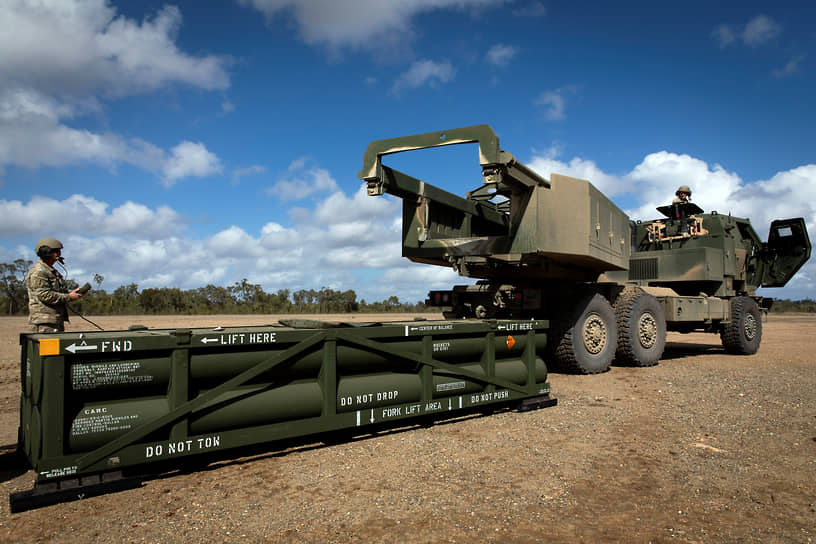Ракеты ATACMS и пусковая установка HIMARS