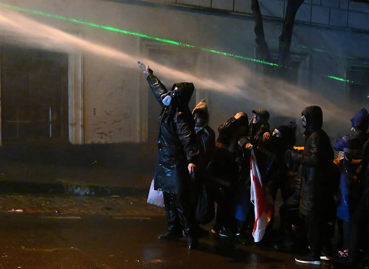 Протестующие во время разгона 