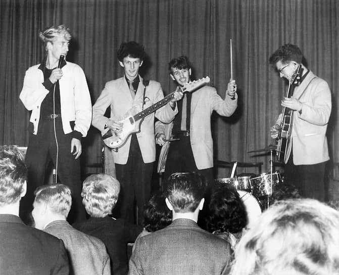 Группа Rory Storm and the Hurricanes. 1961 год. Слева направо: Рори Сторм, Джонни Гитара, Ринго Старр, Лу Уолтерс 