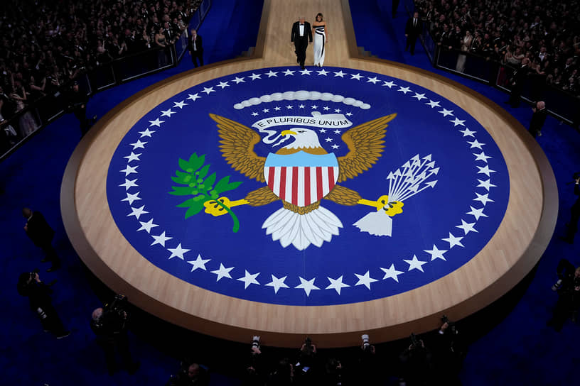 Вашингтон. Президент США Дональд Трамп с женой Меланией на балу по случаю инаугурации 