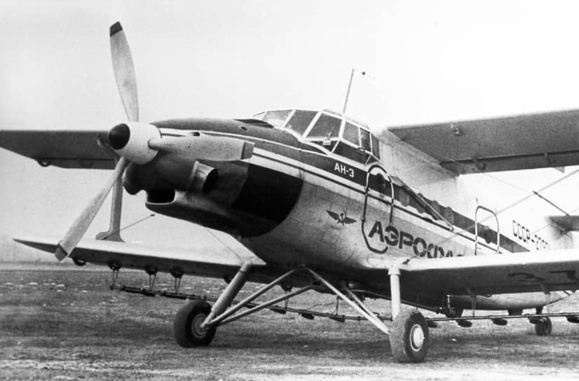 Ан-3 был попыткой вдохнуть новую жизнь в шедевр Олега Антонова. Это Ан-2 с турбовинтовым двигателем ТВД-20. Прототип совершил первый полет 13 мая 1980 года. Однако госиспытания самолет закончил только в 1991 году. Ан-3 стали производить ремоторизацией Ан-2 и сделали 25 штук. Сейчас есть несколько проектов ремоторизации Ан-2 — потребность в таком самолете не исчезла 