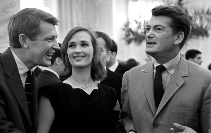 Слева направо: актеры Олег Стриженов, Зинаида Кириенко и Жан Маре на Международном московском кинофестивале, 1963 год 