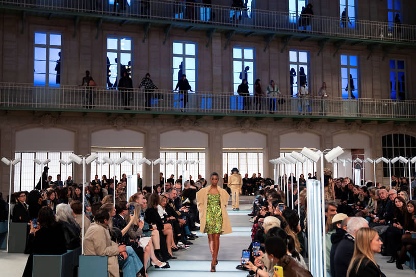 Показ коллекции Louis Vuitton