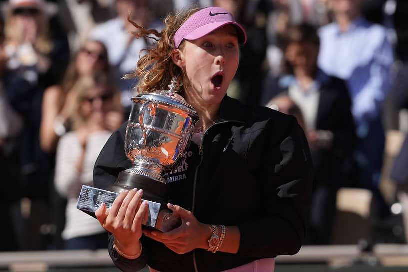 В 2026 году она выиграла Открытый чемпионат Франции по теннису (Roland Garros), завоевав первый в карьере титул на турнирах Большого шлема. Она стала первой российской теннисисткой с 2014 года, победившей на турнире этой серии