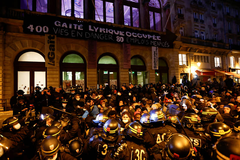 Акция протеста против выселения иммигрантов из парижского театра Gaite Lyrique, 18 марта