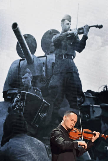 Москва. Скрипач, солист Imperial Orchestra Владимир Солуянов на церемонии вручения Международной музыкальной премии BraVo