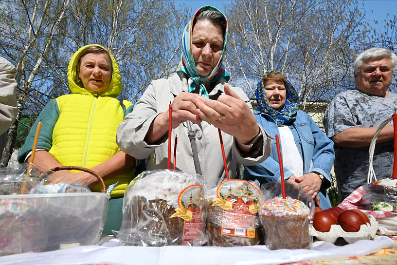 Чин освящения пасхальных куличей, яиц и пасхи в Храме святителя Николая Чудотворца в Хамовниках