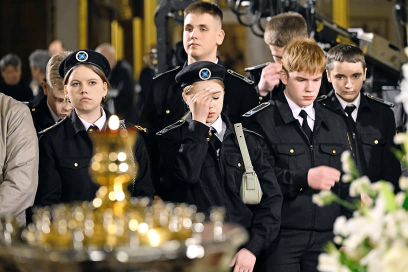 Пасхальное богослужение в Казанском кафедральном соборе в Санкт-Петербурге