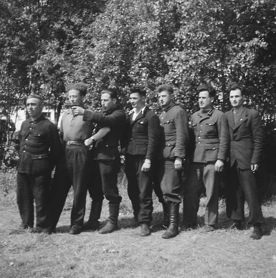 В ходе восстания одни его участники так и остались в немецкой военной форме, а другие переоделись в гражданское. Впрочем, к грузинам из мятежного батальона примкнули многие местные жители