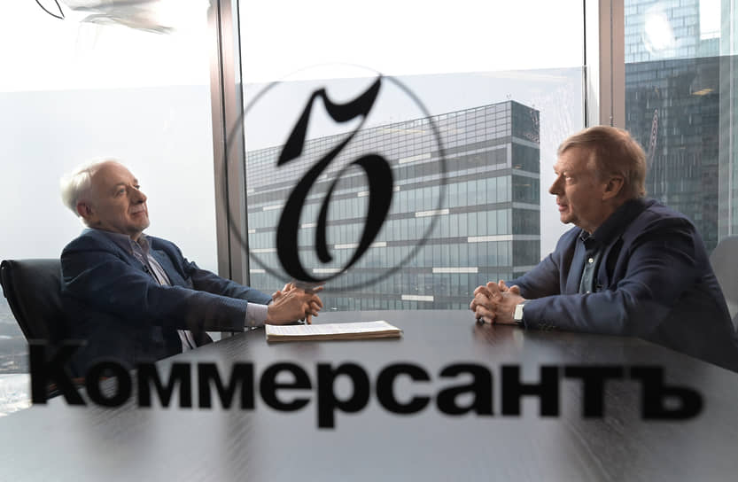 С декабря 2020 по март 2022 года Анатолий Чубайс работал специальным представителем президента РФ по связям с международными организациями для достижения целей устойчивого развития На фото: во время (слева)