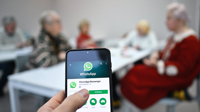 Bloomberg: в WhatsApp появятся платные подписки и реклама