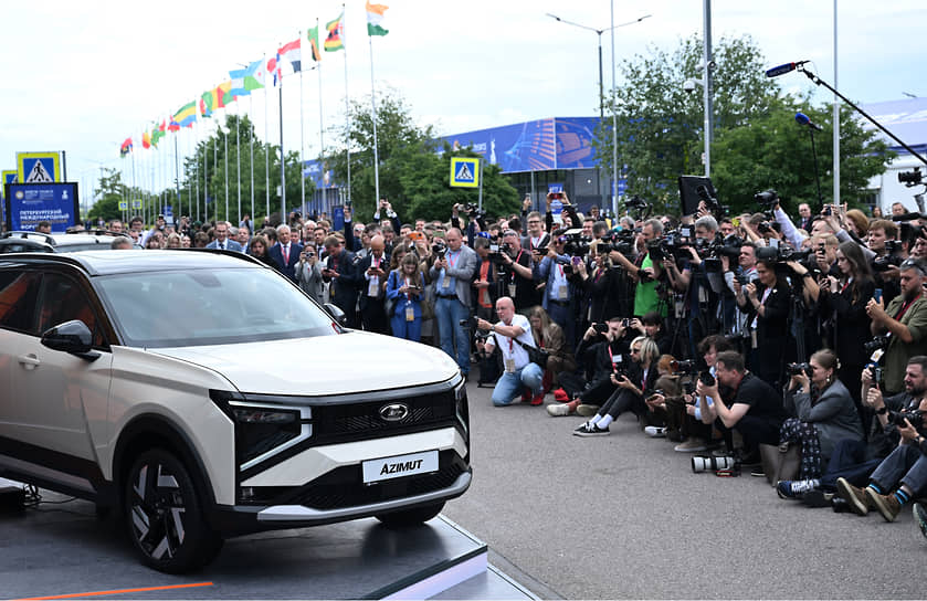 Новый кроссовер Lada Azimut