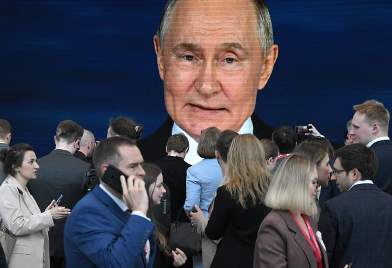 Трансляция выступления Владимира Путина на пленарном заседании ПМЭФ
