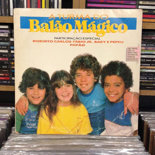 Обложка альбома группы Turma de Balao Magico, участником которой был Майкл Биггс 