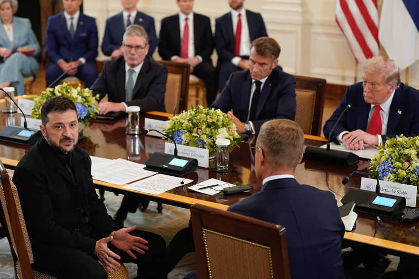 Президент Украины выступает перед собравшимися в Белом доме лидерами европейских стран и США