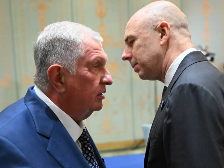 Председатель правления «Роснефти» Игорь Сечин (слева) и министр финансов Антон Силуанов 