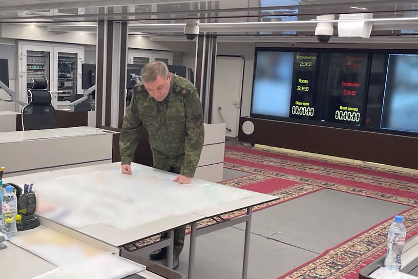 На проверке группировки войск, задействованных в спецоперации на Украине, 2022 год