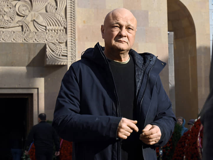 Режиссер Сергей Гинзбург