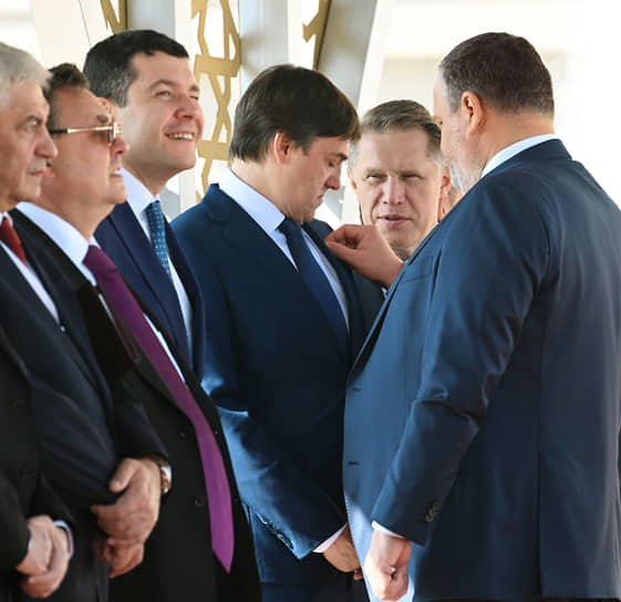 Слева направо: министр внутренних дел РФ Владимир Колокольцев, министр юстиции РФ Константин Чуйченко, министр промышленности РФ Антон Алиханов, министр просвещения РФ Сергей Кравцов, министр здравоохранения РФ Михаил Мурашко и министр труда РФ Антон Котяков 