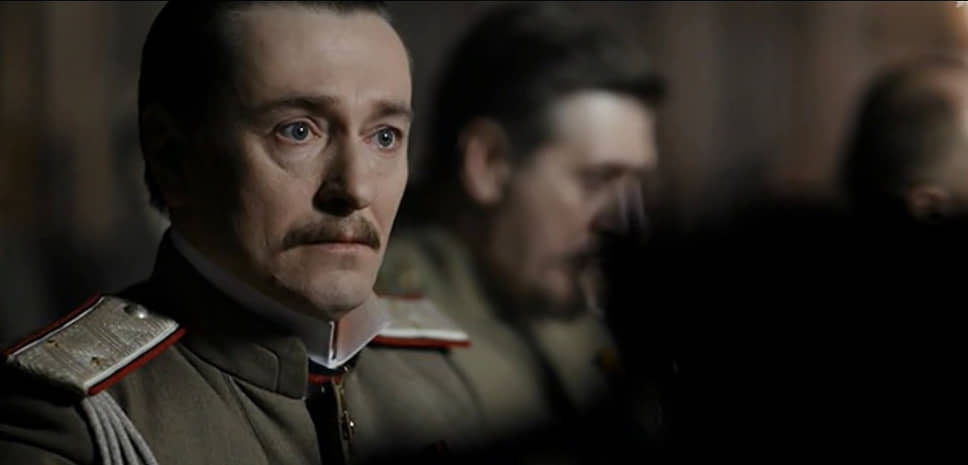 В роли генерал-майора Владимира Скалона в сериале «Троцкий», 2017 год (реж. Александр Котт, Константин Статский) 