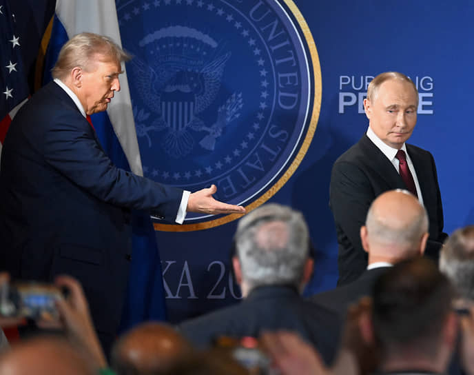 Дональд Трамп и Владимир Путин после переговоров на Аляске