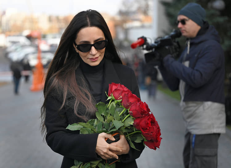 Певица Зара 