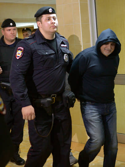 Захарий Калашов (Шакро Молодой) получил срок девять лет и десять месяцев за два эпизода вымогательства (ст. 163 УК РФ) по приговору Никулинского райсуда Москвы