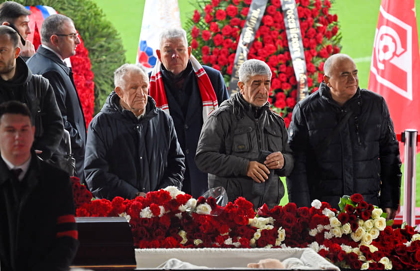 Гости церемонии прощания 