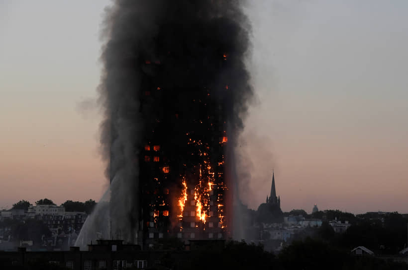 Из-за горючей обшивки фасада ЖК Grenfell Tower стал полыхать как факел 